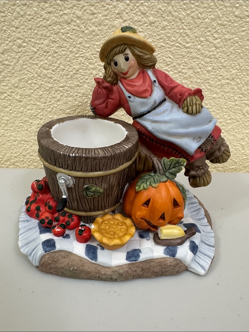 PartyLite Fall Scarecrow Votive Holder in Yellow, Red, White and Orange P7275